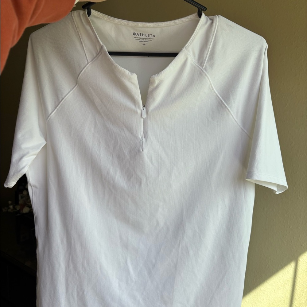 Athleta White Tee Worn Once, No Stains.